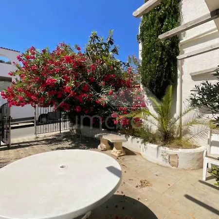 Сasa de vacaciones Cozy House With Sea Views, Terrace And Swimming Pool Rosas