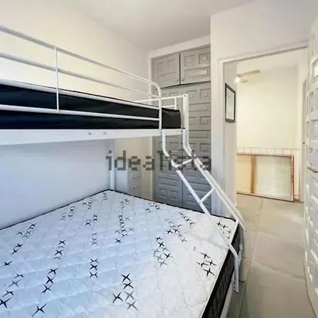 Cozy House With Sea Views, Terrace And Swimming Pool Roses
